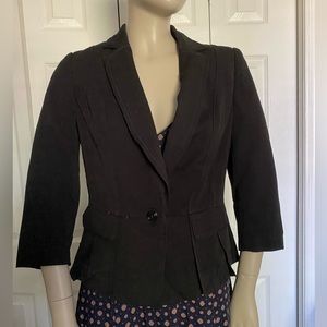 WHITE HOUSE BLACK MARKET one button Peplum Cropped blazer Size 4
